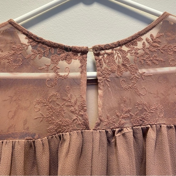 Brody Myles blouse with top lace and flowy fit - Picture 4 of 10